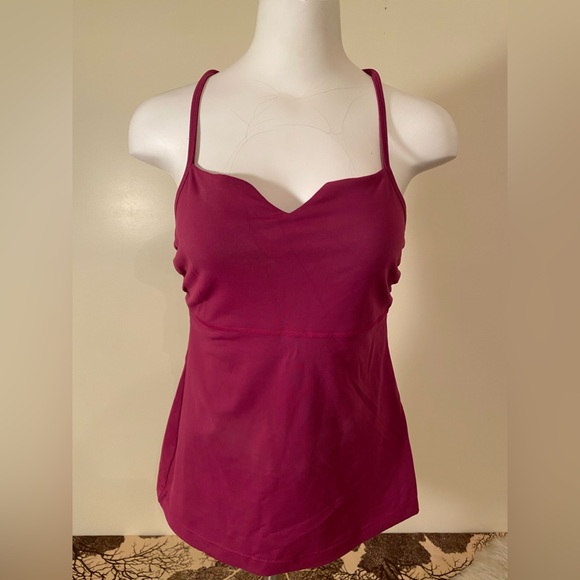 Tonic Active Yoga Top with Built in Shelf Bra Size Medium in EUC - Picture 1 of 9